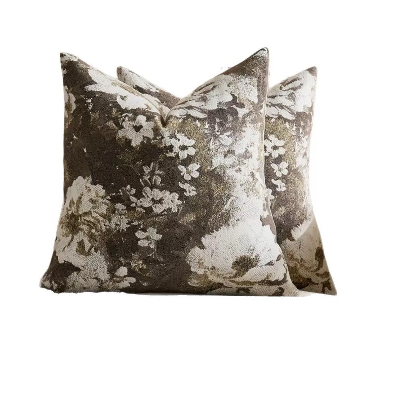 Housse de coussin à grandes fleurs, toucher velouté — esprit ancien