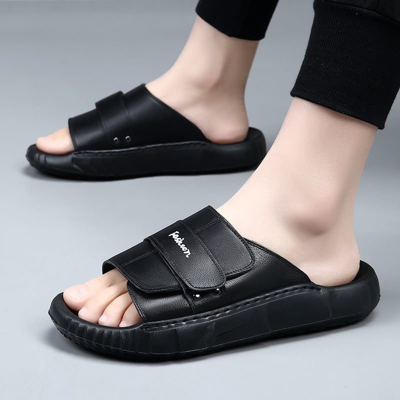 Herrensandalen aus Leder — profilierte Sohle, verstellbare Riemen