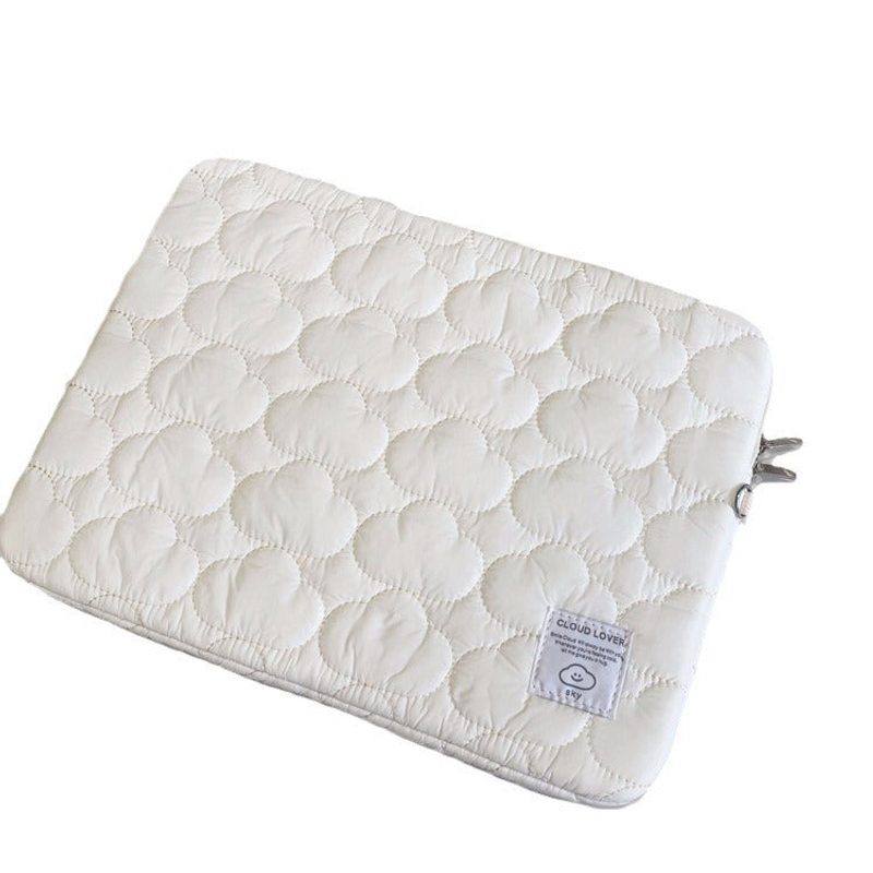 Capa acolchoada para tablet — bordado de nuvem