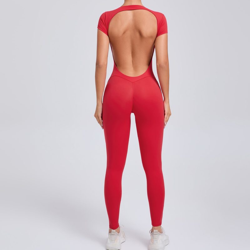 Macacão desportivo de costas abertas e mangas curtas — cores