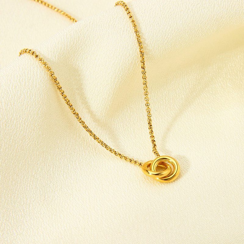 Gold interlocking double ring necklace — stainless steel