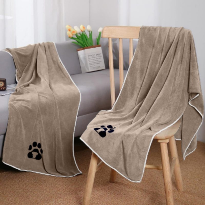 Grande serviette microfibre pour chien, brodée d’une patte
