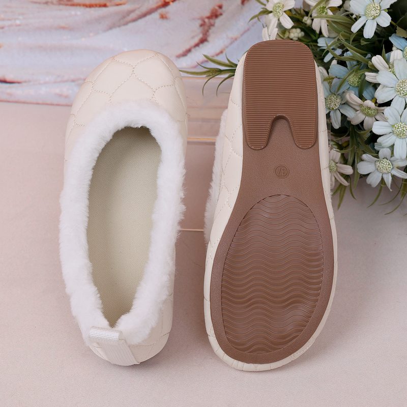 Ballerines fourrées matelassées — bord duveteux, semelle antidérapante