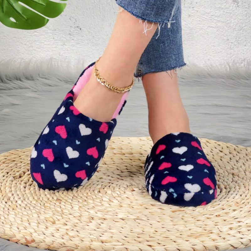Chaussons femme duveteux à motifs cœurs ou étoiles — semelle antidérapante