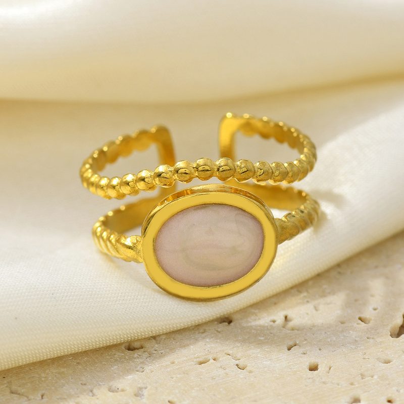 Bague ouverte dorée à cabochon émaillé — style rétro, motif au choix