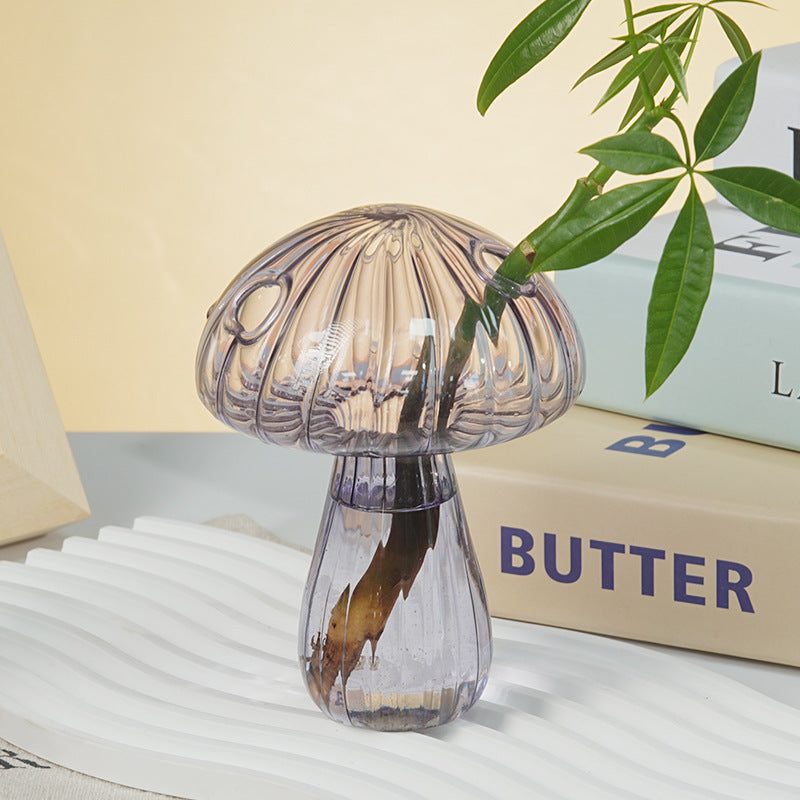 Mushroom vase in blown borosilicate glass — colour