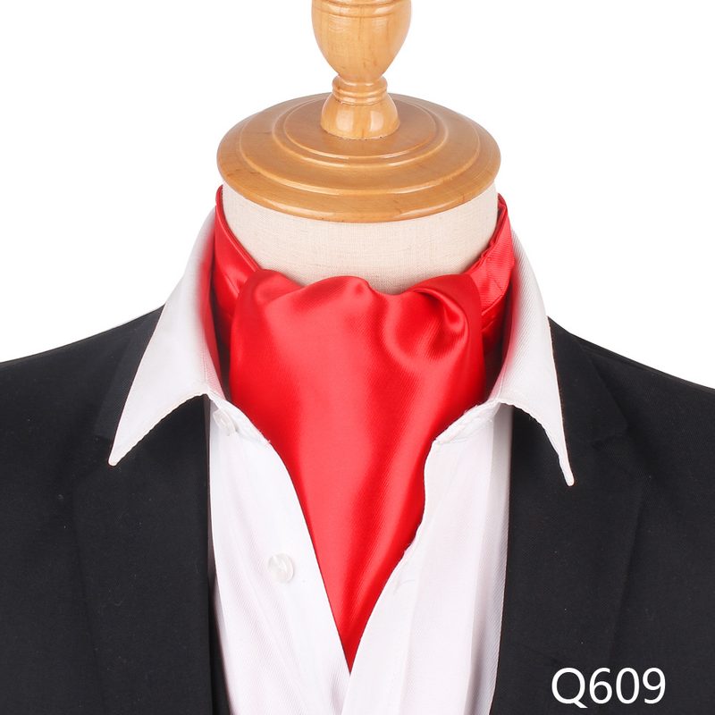 Foulard ascot homme à porter sous le col de chemise