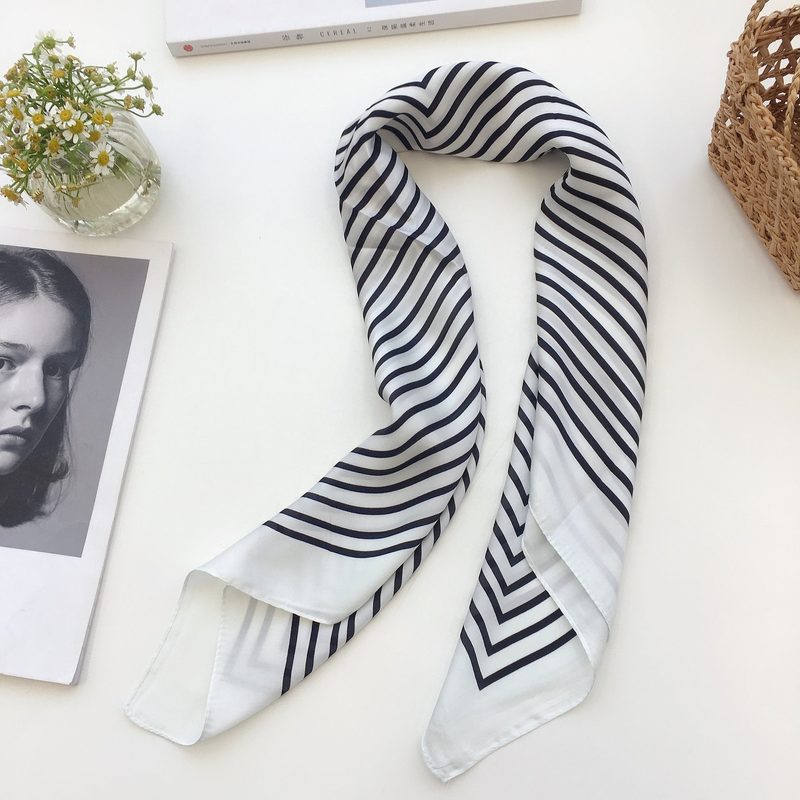 Carré 70 × 70 cm imprimé rayé — foulard et bandeau, 4 colori — coloris