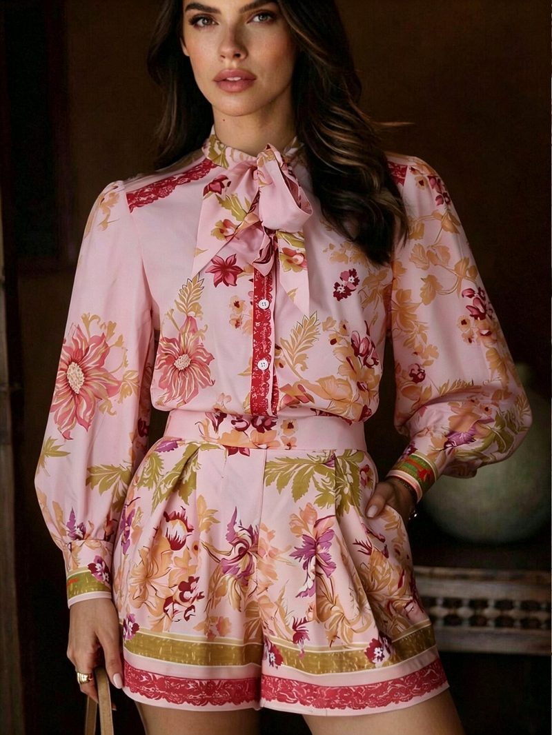 Completo 2 pezzi — camicia con maniche a sbuffo e shorts