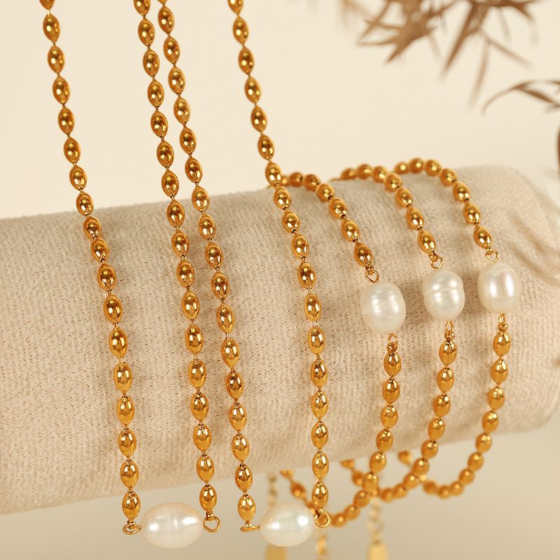Collier maille grain de café doré et perle d'eau douce