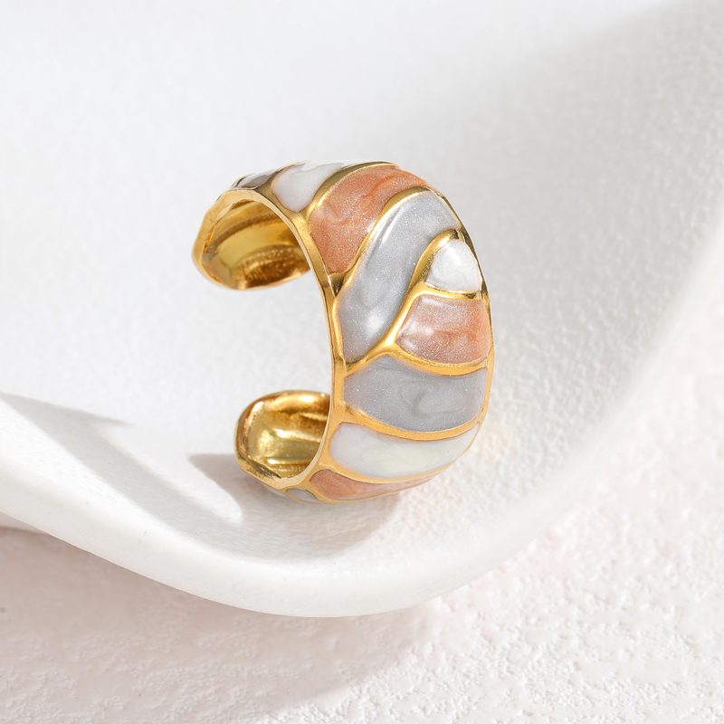 Bague jonc émaillée à motif géométrique — acier inoxydable doré