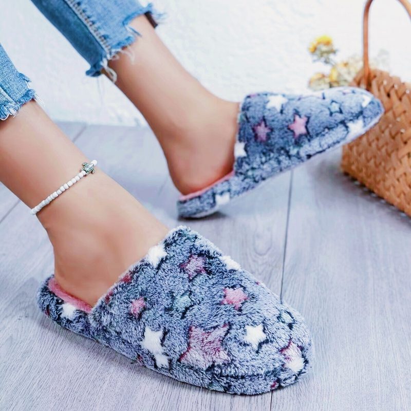 Chaussons femme duveteux à motifs cœurs ou étoiles — semelle antidérapante