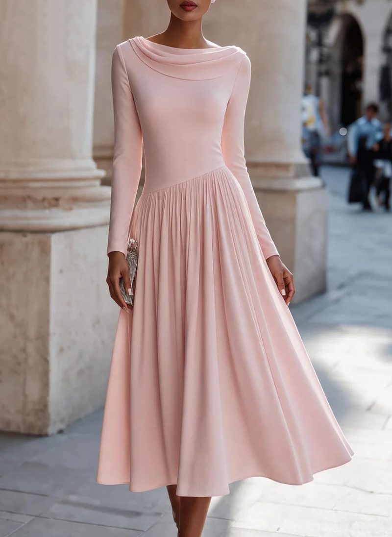 Robe midi évasée à manches longues et col drapé