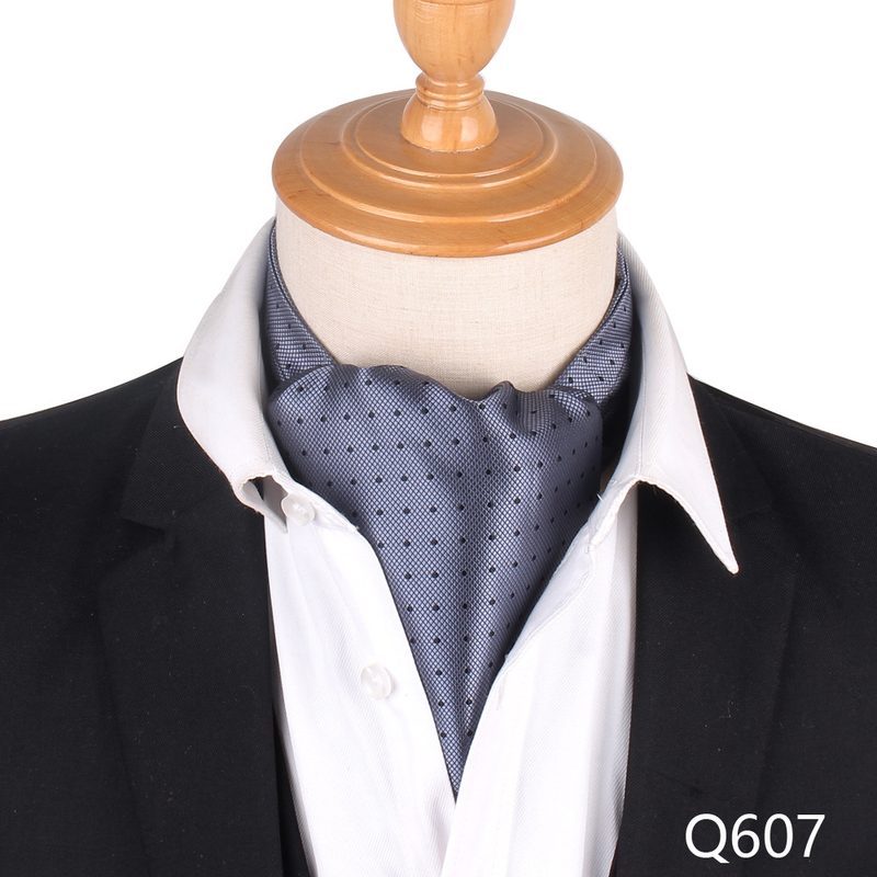 Foulard ascot homme à porter sous le col de chemise