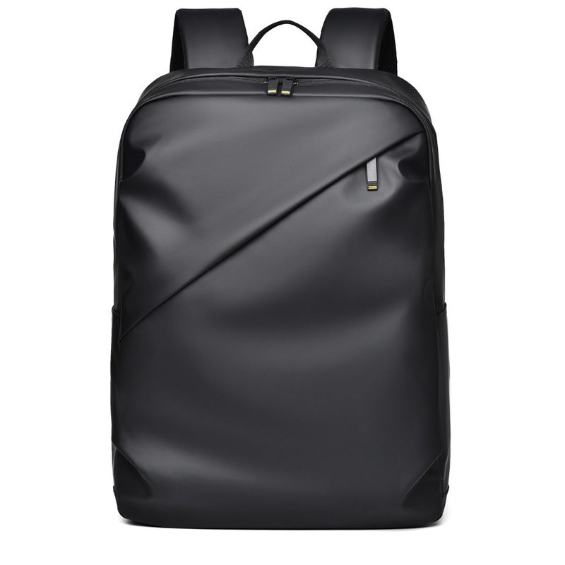 Large-capacity laptop backpack — padded back and straps