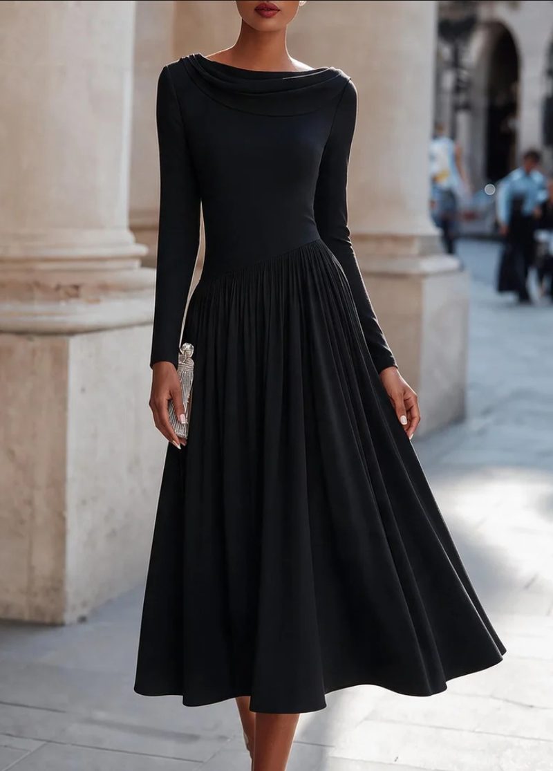 Robe midi évasée à manches longues et col drapé