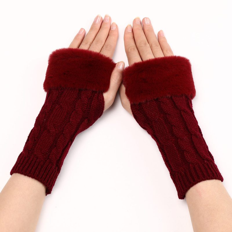 Cable knit fingerless gloves with faux fur cuff — women's, free fingers