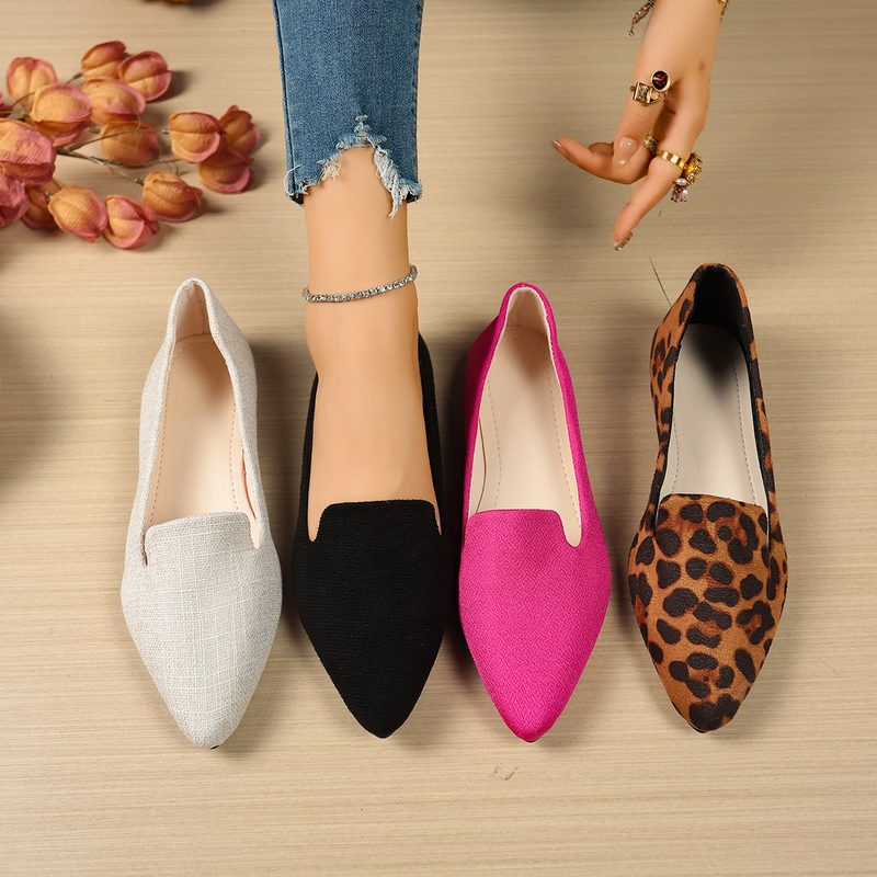 Ballerines pointues en tissu léger — encoche sur le dessus